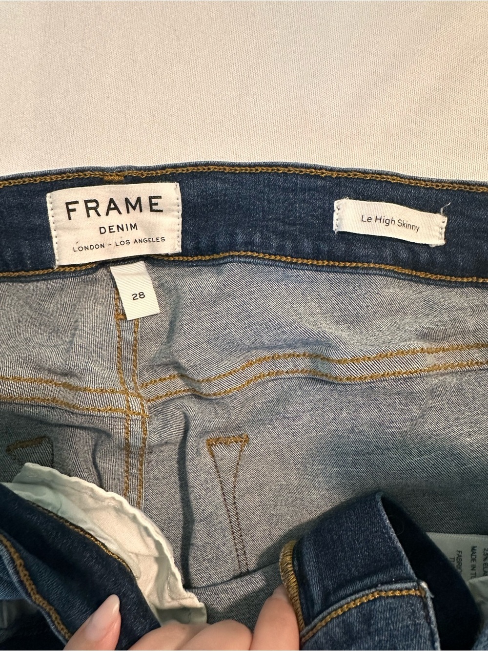 FRAME Le High Skinny Cropped Jeans Medium Wash Frayed Raw V-Hem Size 28 Premium - Picture 5 of 7